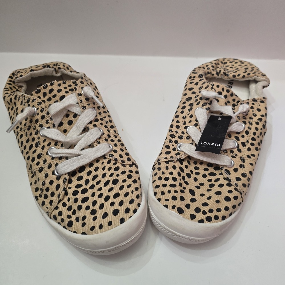 Torrid Polka Dot Canvas Lace Up Sneaker size 8 Natural Tan with black nwt